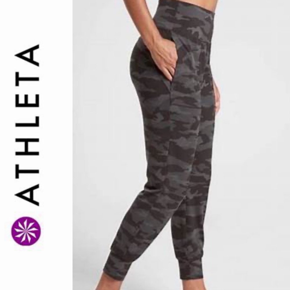 EUC SZM ATHLETA Gray Camo salutation joggers